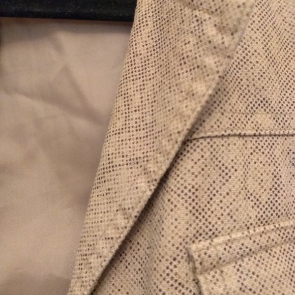 Safari Jacket. Neutral Color. Excellent Condition - Picture 15 of 16